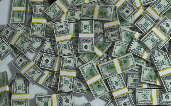 У россиян на руках скопилась колоссальная сумма в долларах