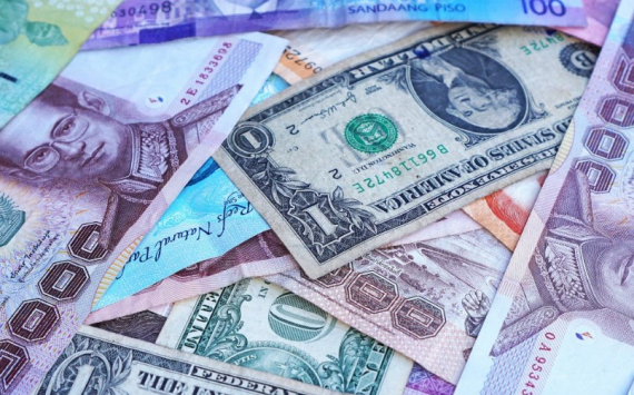 Силуанов назвал доллар и евро токсичными для России валютами