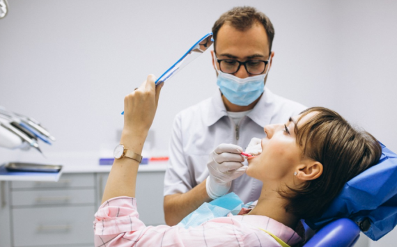 Стоматологи в России зарабатывают больше других