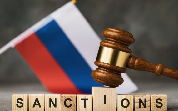 Евросоюз разрабатывает пакет санкций против 12 физических лиц и 3 СМИ из России