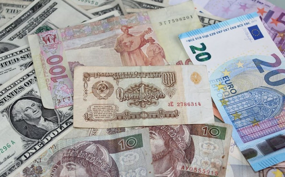 Экономист Делягин: Обязательная продажа валютной выручки поможет укрепить рубль