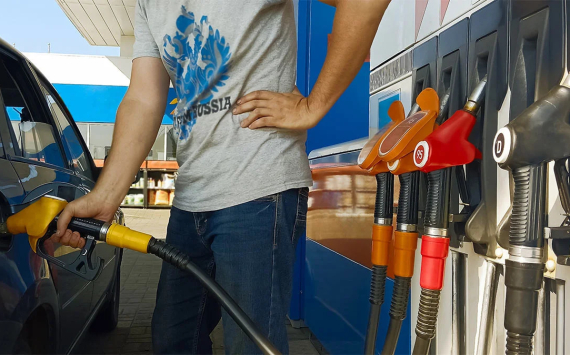 Специалисты рассказали о том, как остановить рост цен на бензин в России