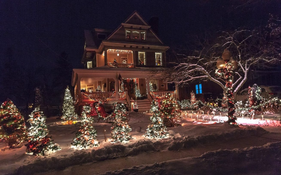 Эксперт по недвижимости Ксения Аверс дала советы по аренде дома на Новый год