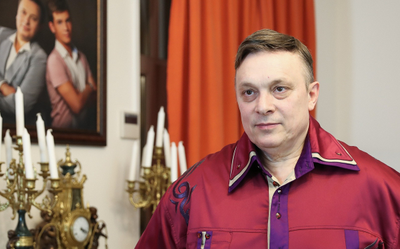 Создатель «Ласкового мая» Андрей Разин считает, что Лазарев незаконно исполняет песню «Седая ночь»