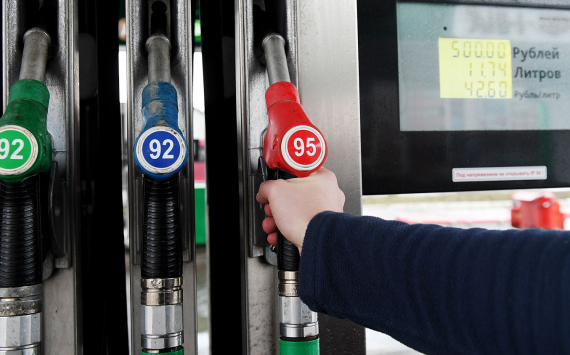 Депутаты Госдумы выступают за введение квот на продажу бензина внутри России