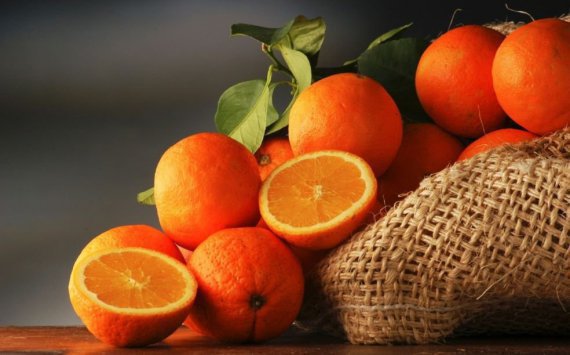 К новогодним праздникам в России подешевеют апельсины и мандарины‍