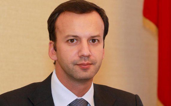 Дворкович опроверг обсуждение в правительстве введения налога с продаж‍