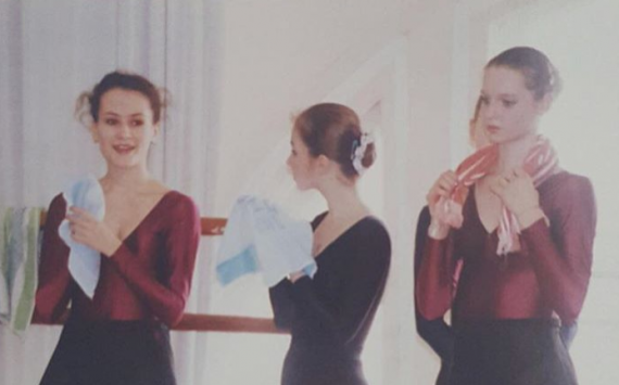 Анастасия Волочкова опубликовала в Instagram архивный студенческий снимок