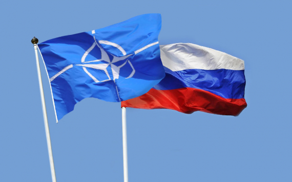 Эксперт назвал разговоры о подготовке к войне с РФ демонстрацией слабоумия НАТО