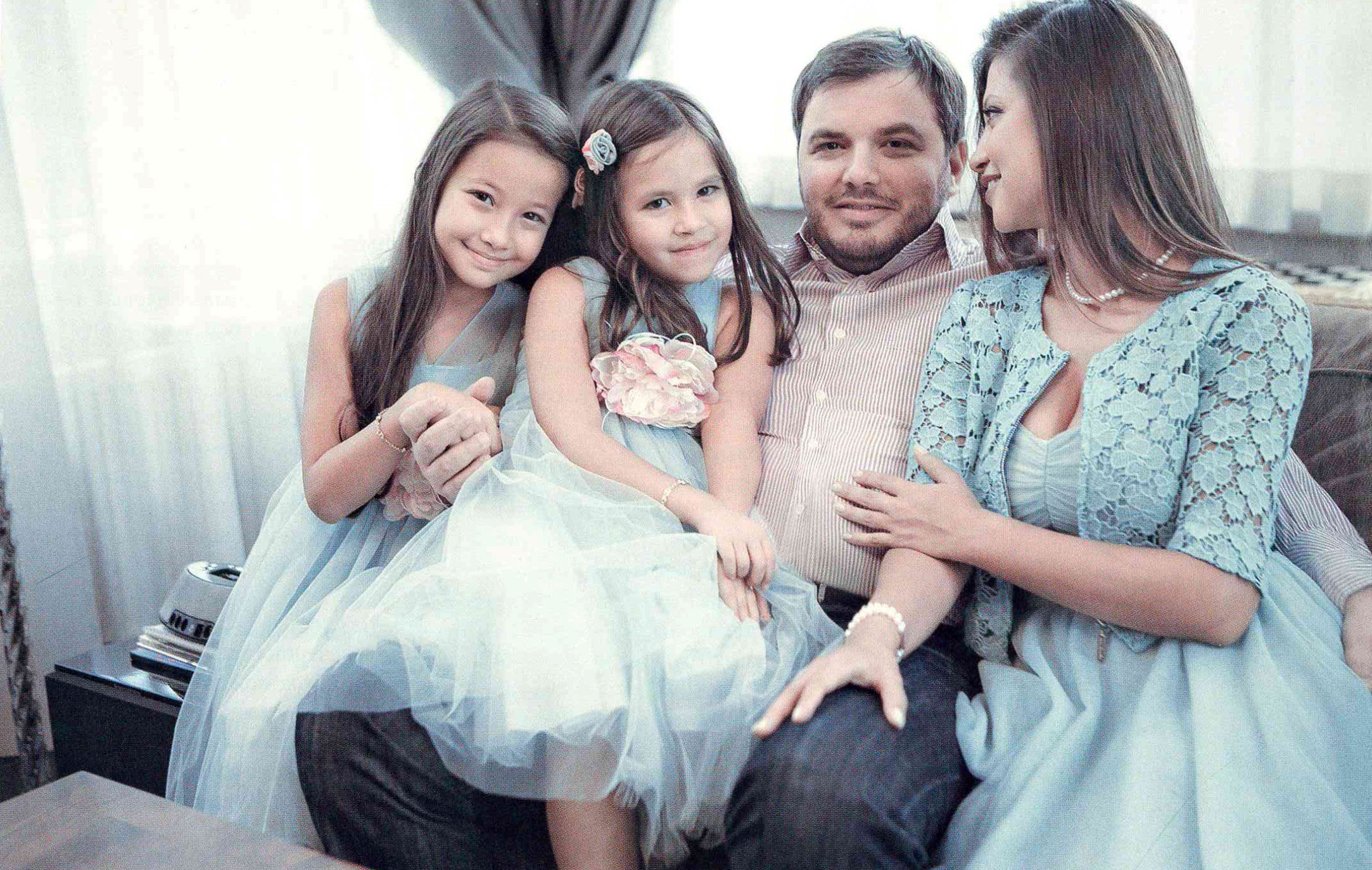 Яна Батыршина и Тимур Вайнштейн с дочерьми